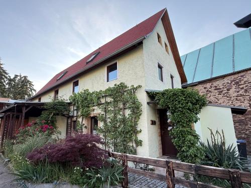 Wohnperle Bauernhaus Meusegast - carbon neutral hotel in Dohna