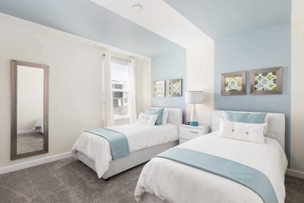Glamorous 8bed 5bath Pool Home Champions Gate — 4-Star Luxury Hotel in Davenport, United States