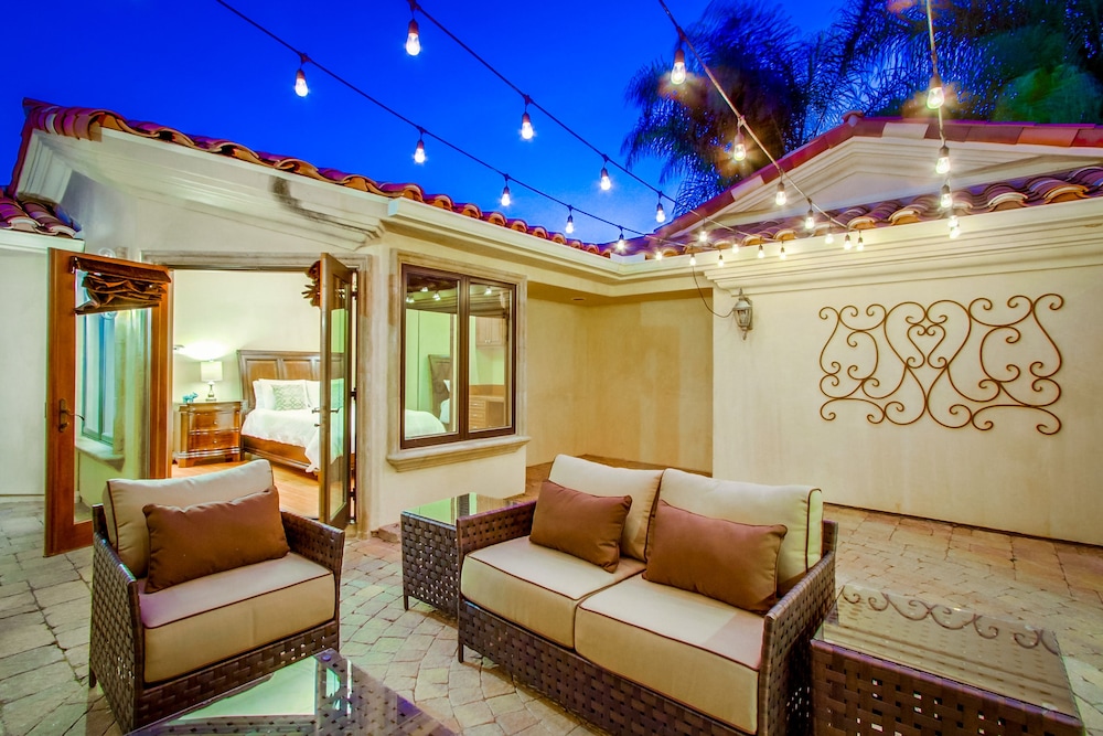 Tropical 5BR La Jolla Retreat by NamaStay - photo 15