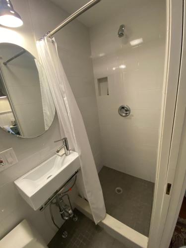 The Clarendon House - photo 32