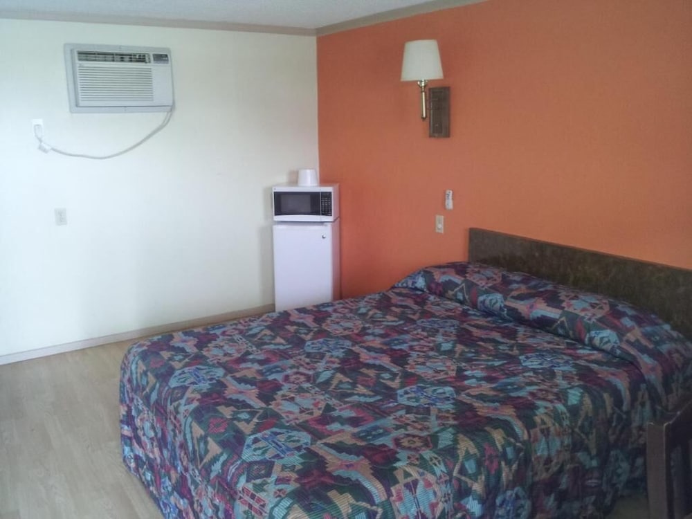 Mustang Motel - photo 11