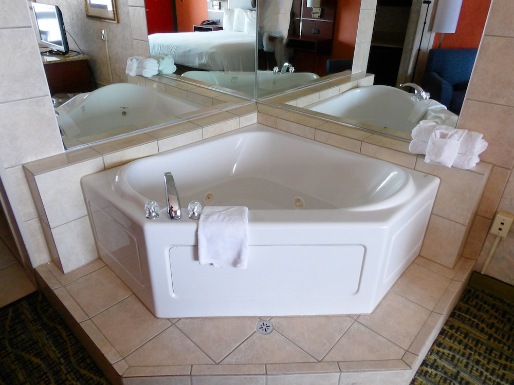 The Breakers Resort Inn - photo 14
