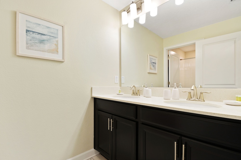 Four Bedrooms w Pool Townhome 4841 - photo 22