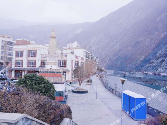 Hongjunqiao Hotel in Weizhou, People's Republic of China