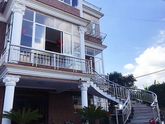 Deqing Bird Whistle Inn in Deqing, People's Republic of China