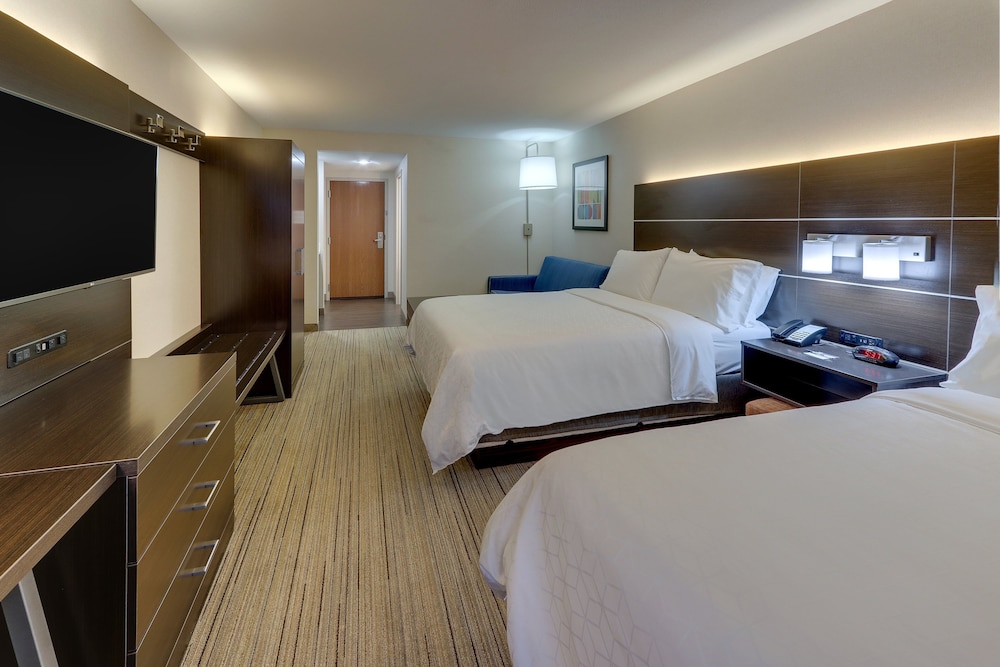 Holiday Inn Express & Suites Troy by IHG - photo 35
