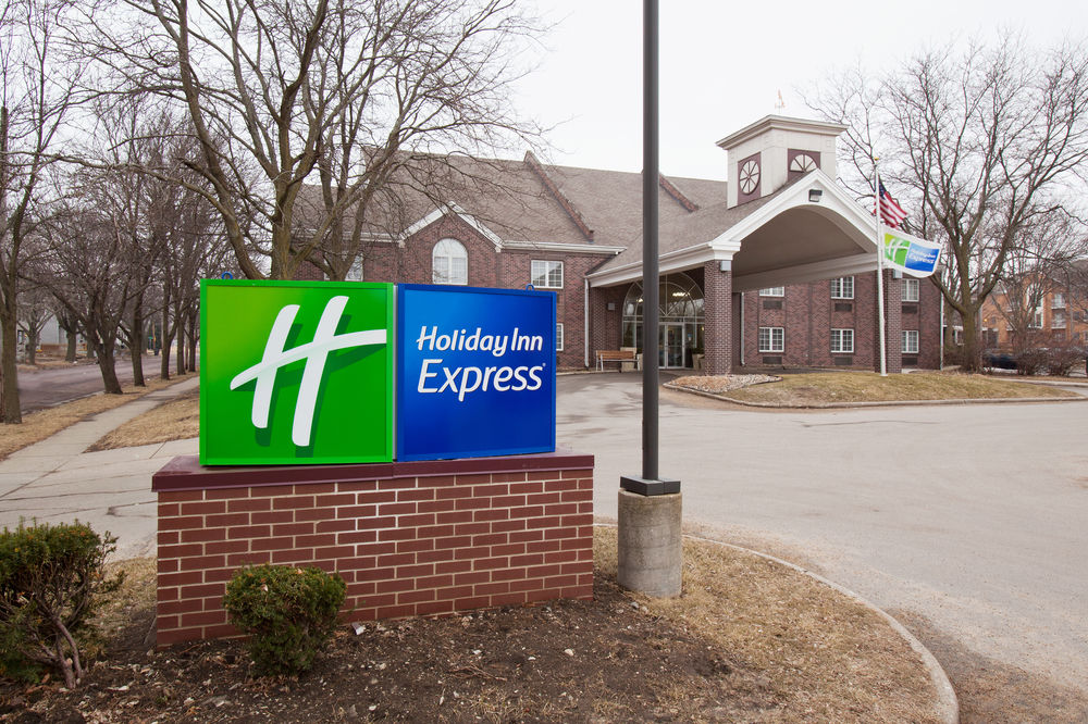 Holiday Inn Express At Drake University - photo 22