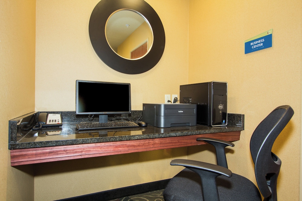 Cobblestone Inn & Suites Corry - photo 46