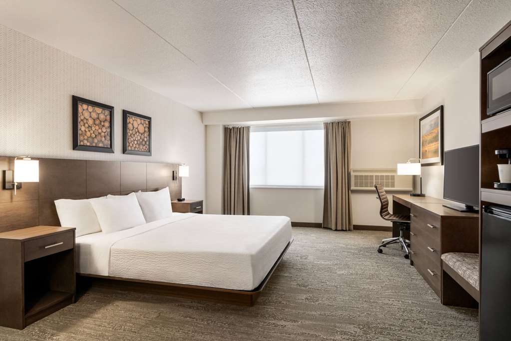 Days Inn & Suites by Wyndham Bozeman - photo 14