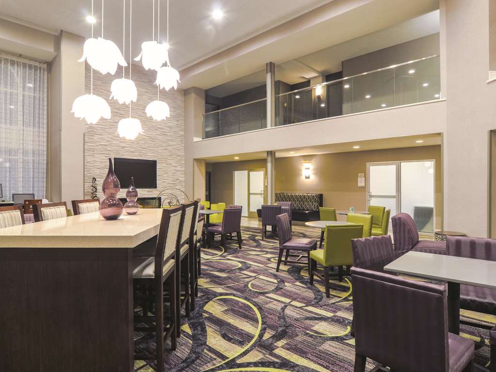 La Quinta Inn & Suites by Wyndham Denver Airport DIA - photo 48