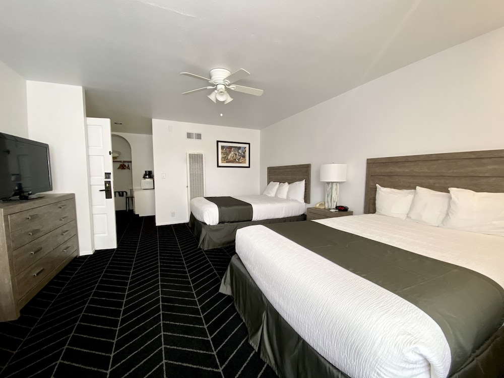 Masterpiece Hotel - photo 22