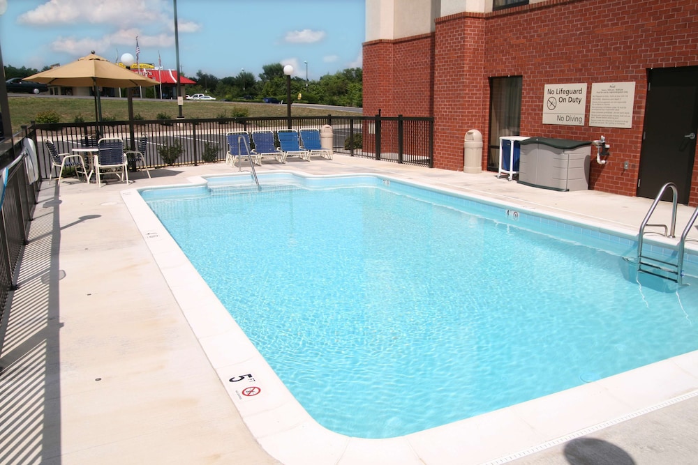 Hampton Inn Martinsburg South Inwood - photo 35