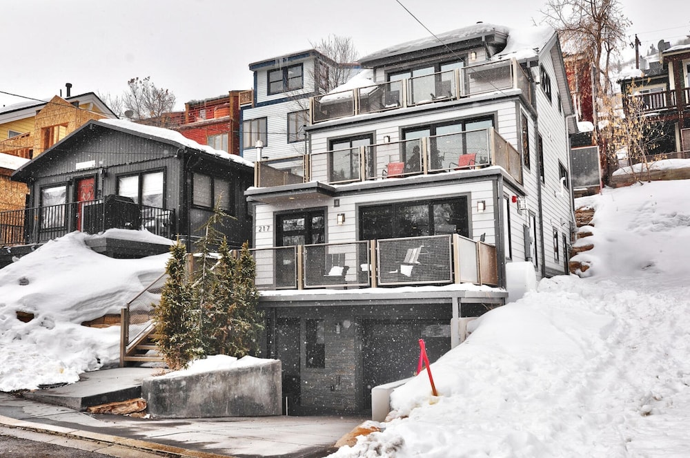 Pinetree by Avantstay Modern Park City Getaway w Patio & Balcony - photo 28