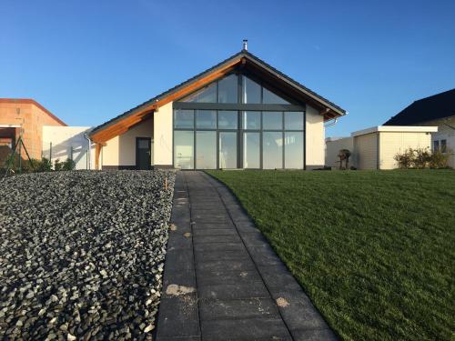 Ferienhaus Chalet100 — hotel in Lobnitz