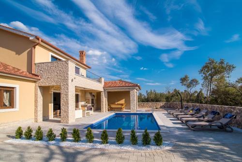 Villa Laura — 4-Star Luxury Hotel in Krk, Croatia
