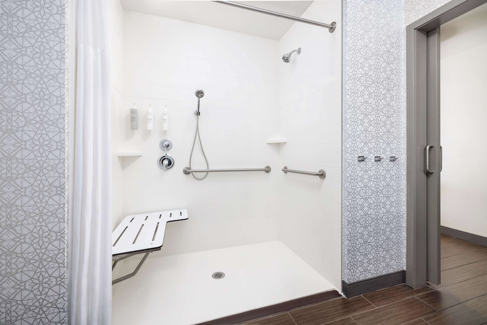 Hampton Inn & Suites Napa - photo 32