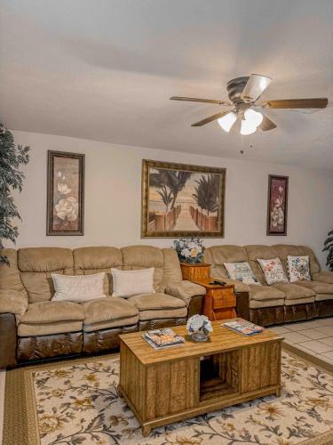 Vintage Family House — 4-Star Luxury Hotel in Lufkin, United States