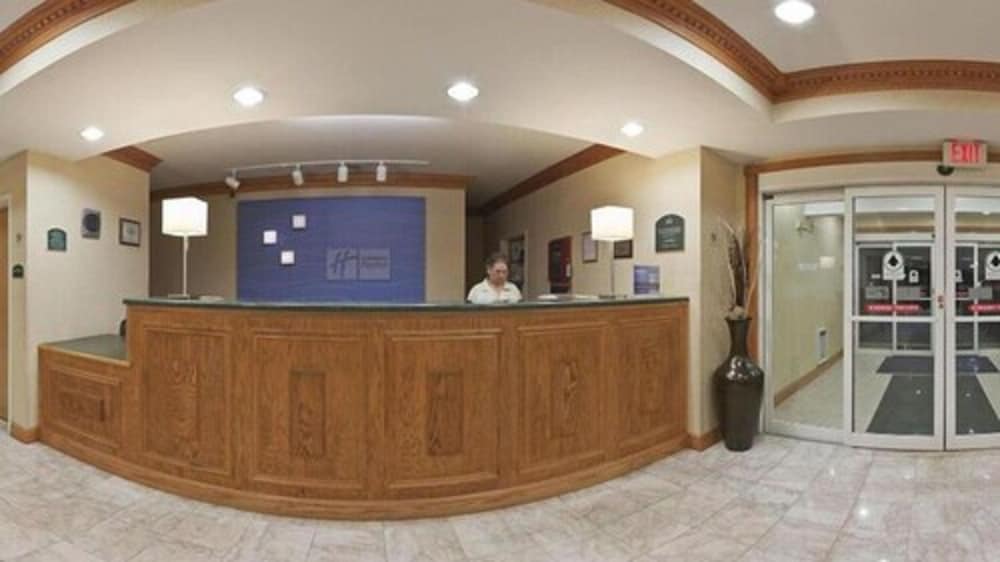 Holiday Inn Express Hotel & Suites Defiance by IHG — hotel in Defiance