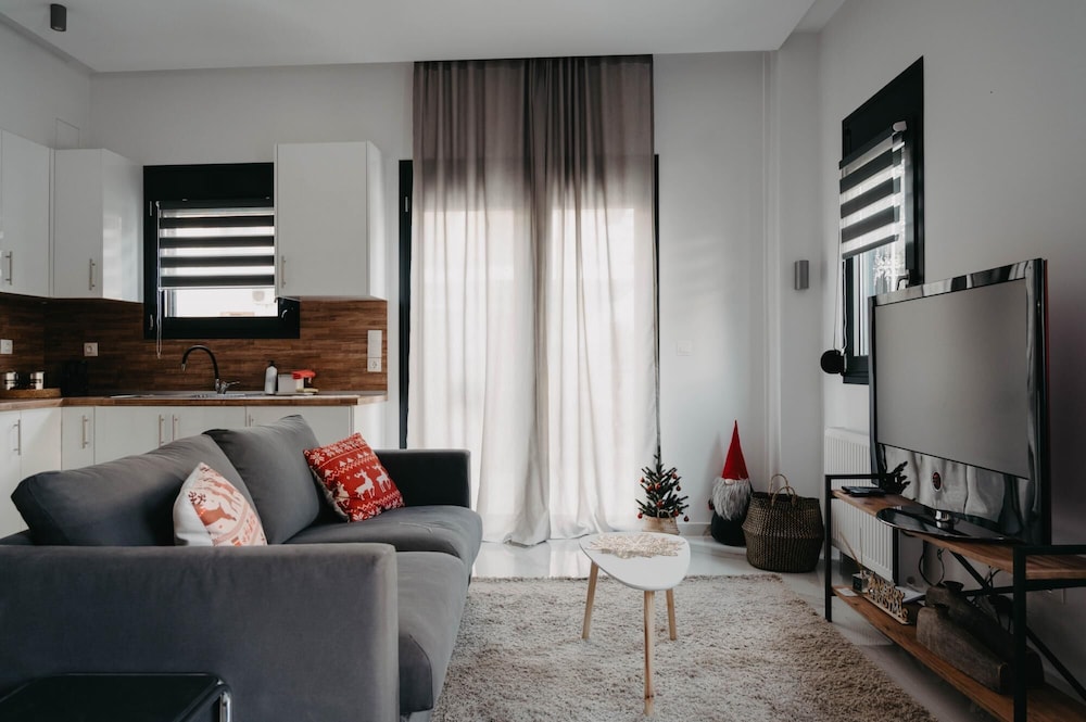 Minimal Condo Trikala Town — 4-Star Luxury Hotel in Trikala, Greece
