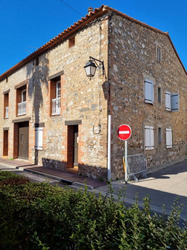 Pitaya - carbon neutral hotel in Claira