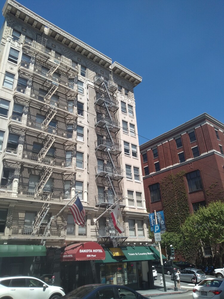 Dakota Hotel - photo 33
