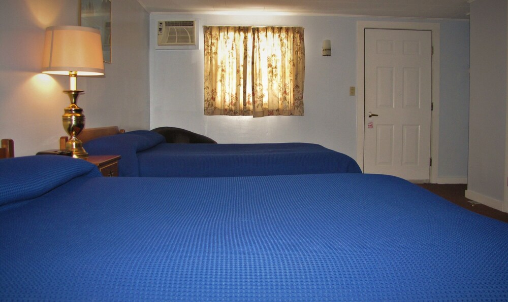 Colebrook C.C. & Motel - photo 11
