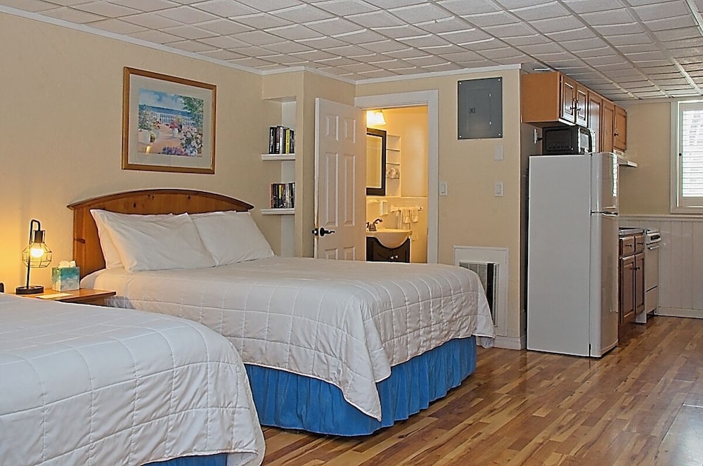 Vineyard Harbor Motel Private Beach - photo 106