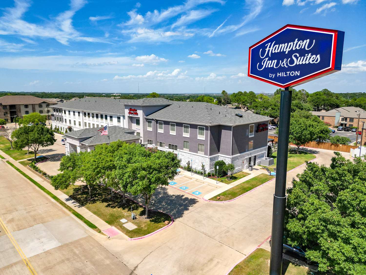 Hampton Inn & Suites Denton - photo 36