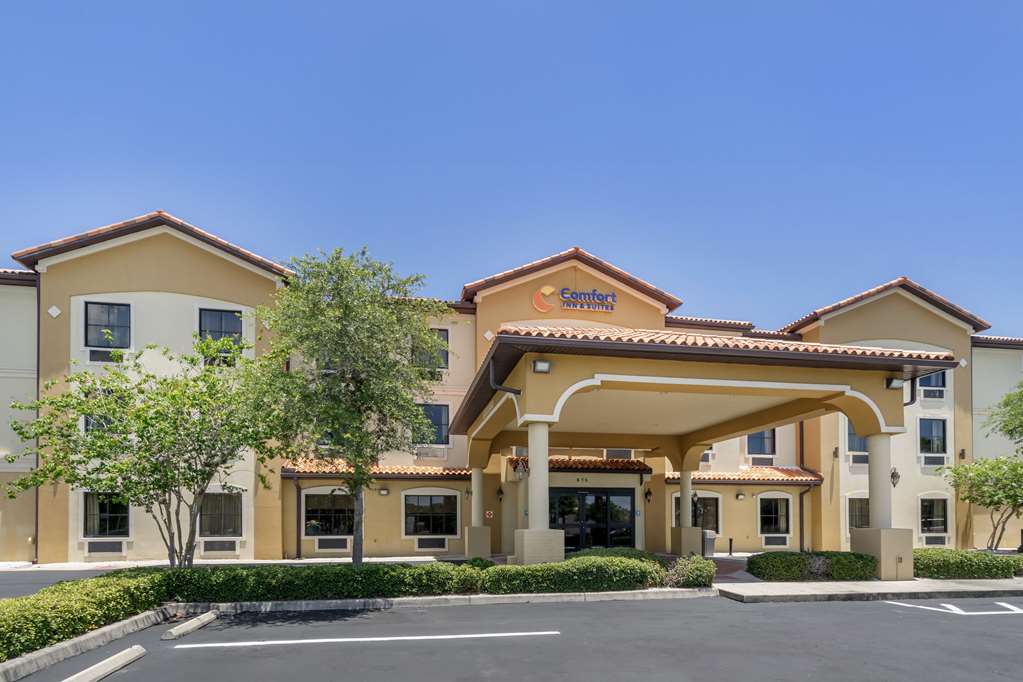 Comfort Inn & Suites Northeast Gateway - photo 2