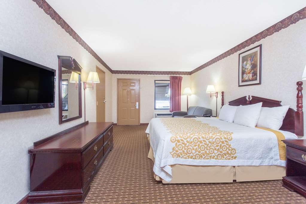 Days Inn by Wyndham Thomaston - photo 3