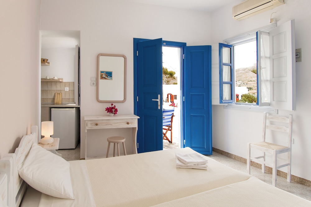 Evgenia Rooms in Folegandros, Greece