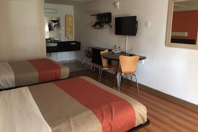 Travelodge by Wyndham Benton Harbor MI - photo 16