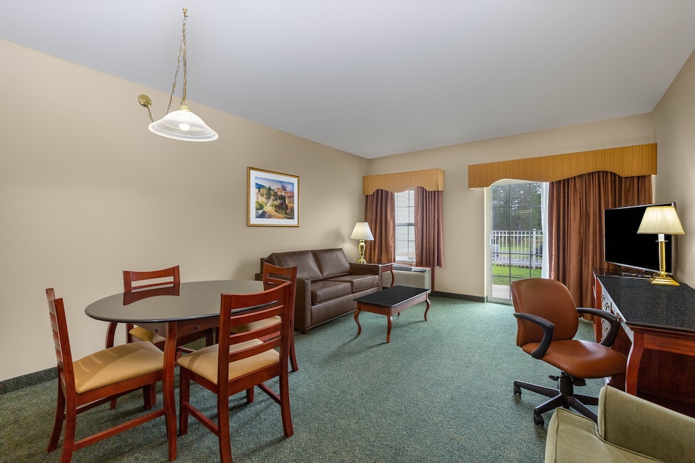 Four Seasons Island Resort - photo 51