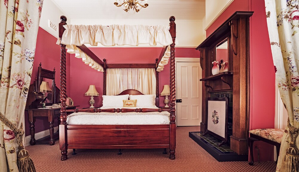 Kurrara Historic Guest House — 4-Star Luxury Hotel in Katoomba, Australia