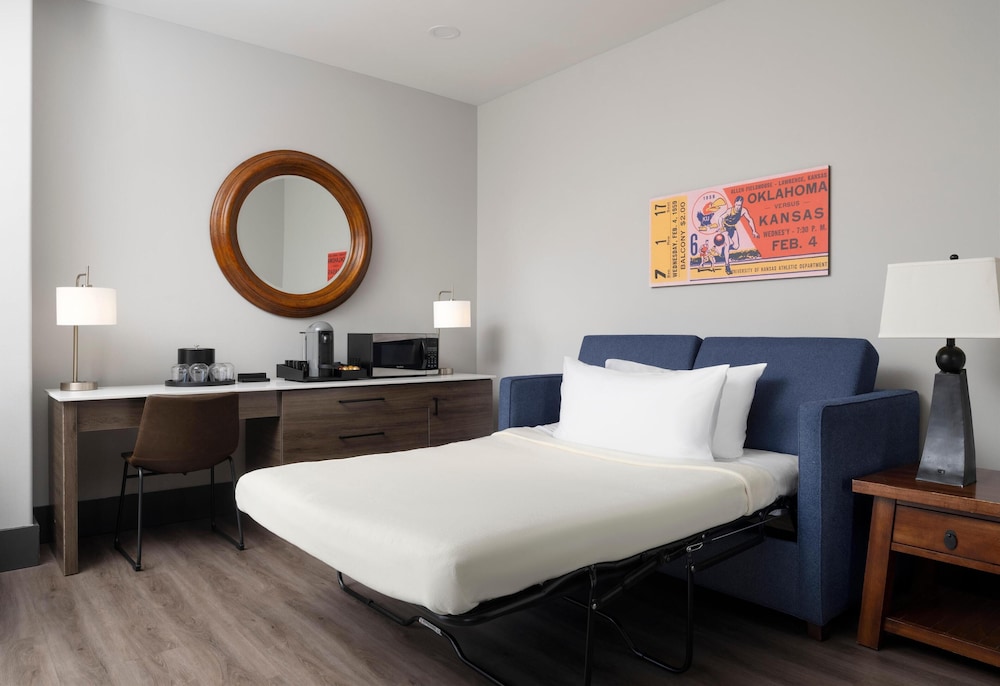 The Oread Lawrence Tapestry Collection by Hilton - photo 73