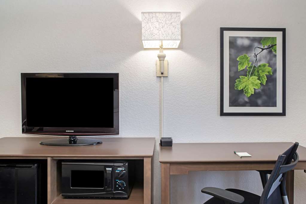 La Quinta Inn by Wyndham West Palm Beach Florida Turnpike - photo 36
