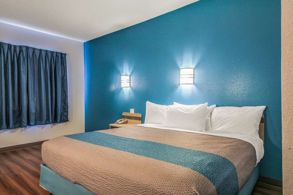 Motel 6 New Braunfels - photo 13