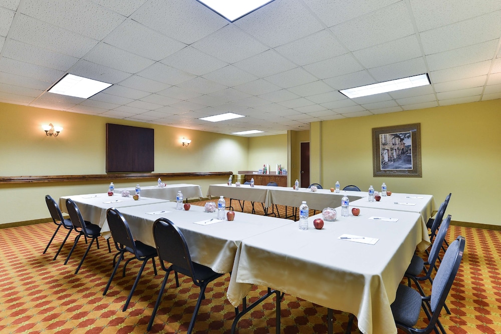 Hampton Inn Raleigh Clayton I 40 - photo 43