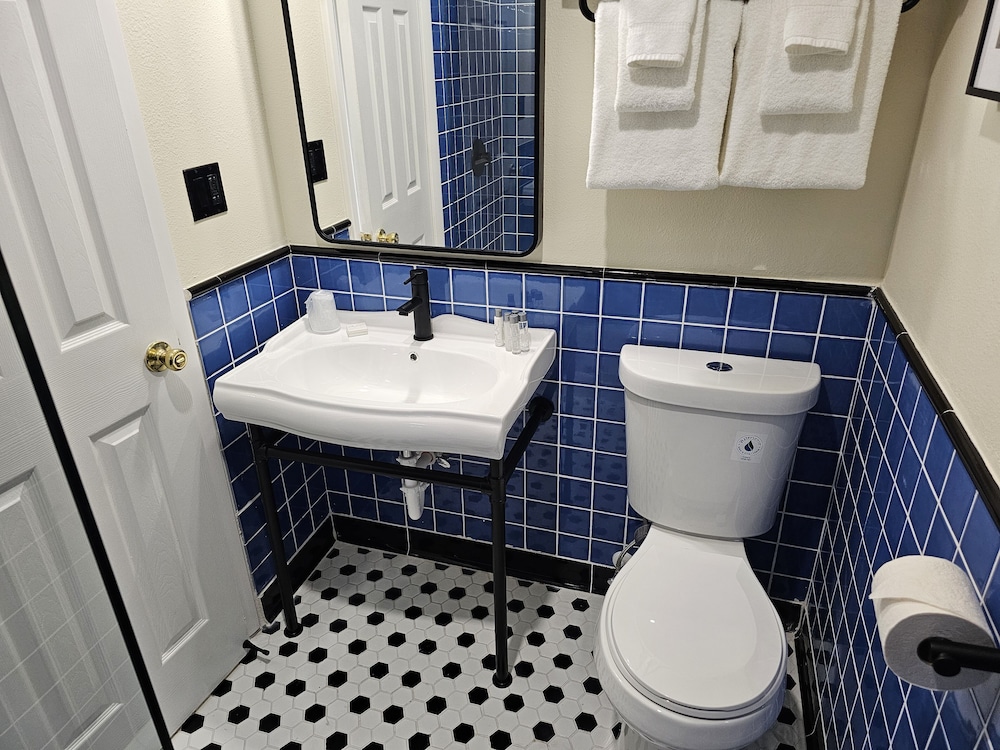 The Hotel Laurel at Seneca - photo 20
