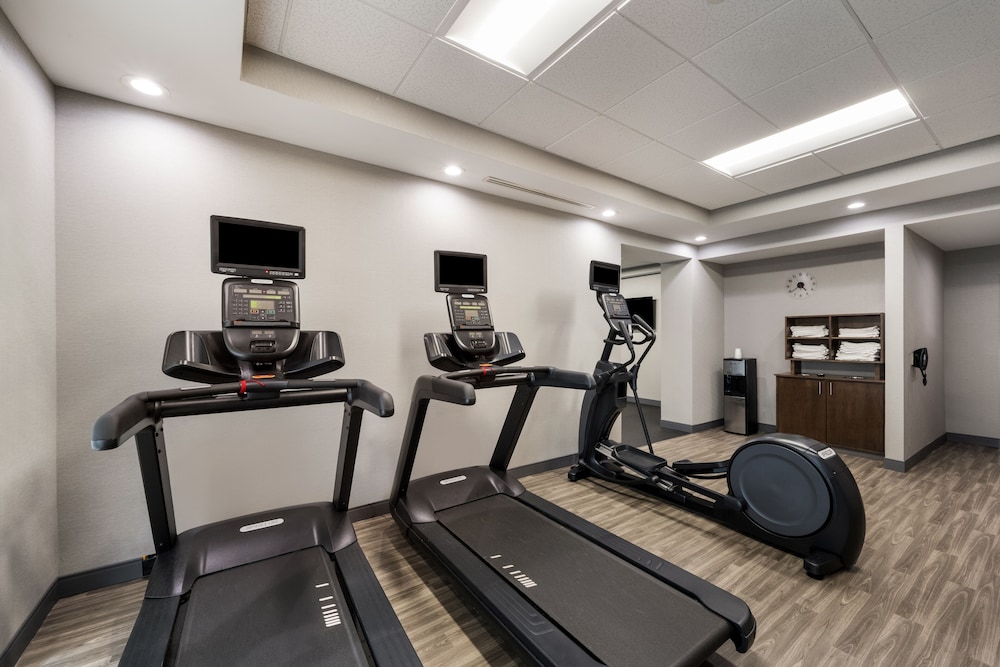 Hampton Inn & Suites Fredericksburg at Celebrate Virginia - photo 59