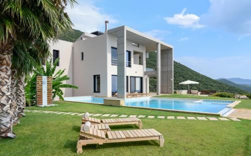 Landmark ορόσημο in Unknown City, Greece