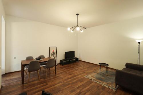 Cozy Vera Apt By Wehost