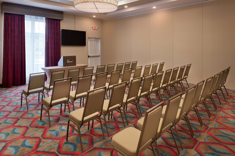 Hilton Garden Inn Bristol - photo 62