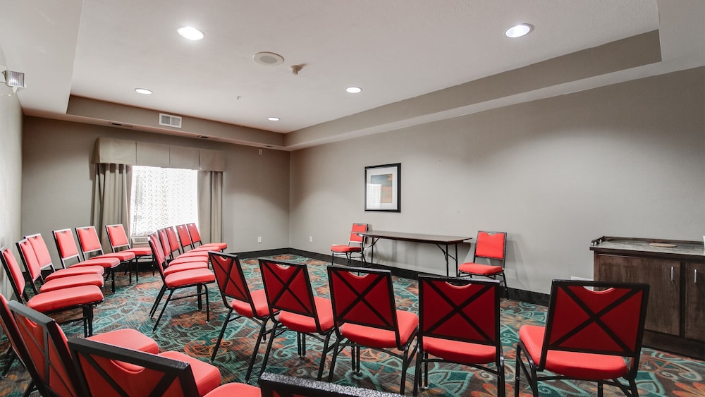 Holiday Inn Express Hotel & Suites St. Cloud by IHG - photo 50
