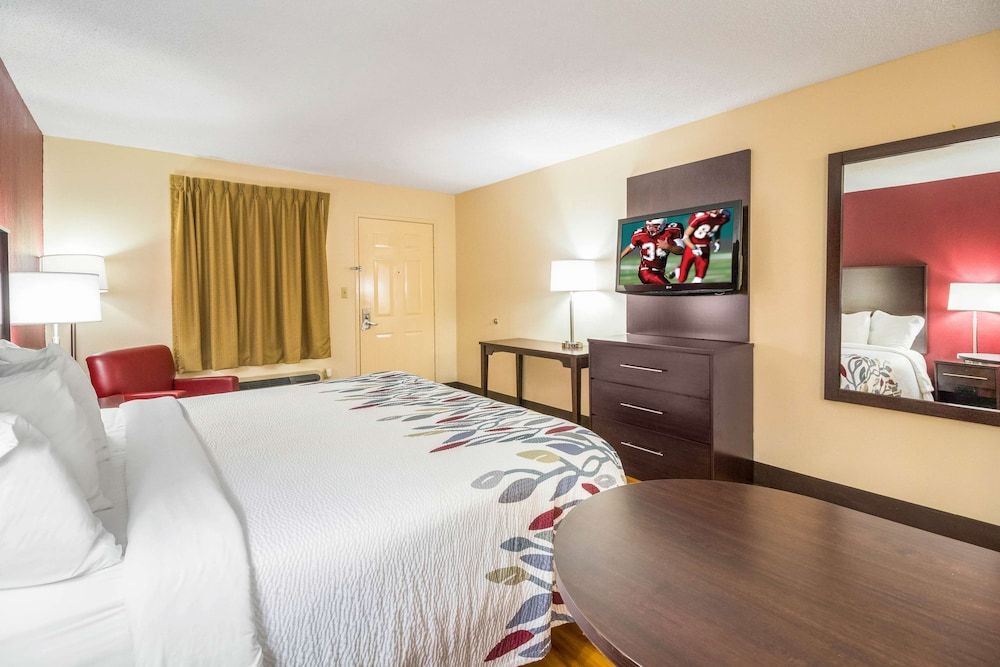 Red Roof Inn Clarksville - photo 21