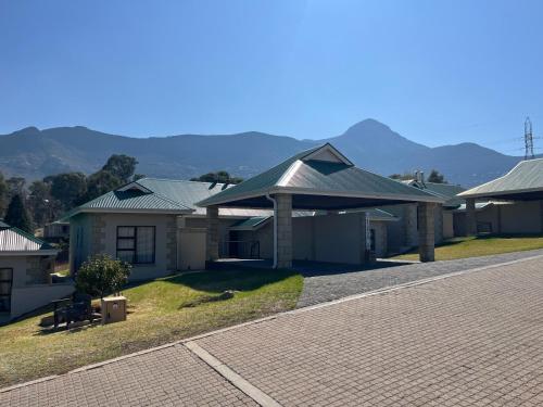 St Andrews Lodge — 4-Star Luxury Hotel in Clarens, South Africa