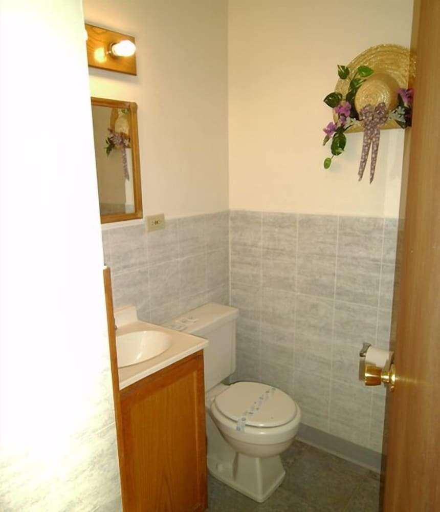 Hillsboro Inn & Suites - photo 11