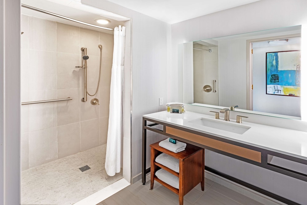 DoubleTree by Hilton Tulsa Warren Place - photo 54