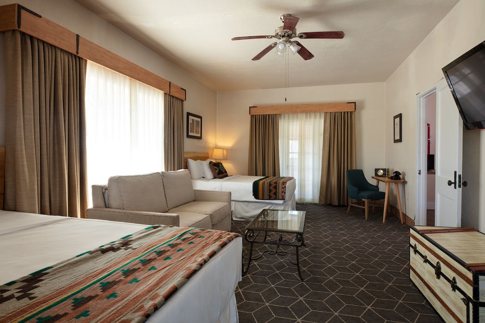 Hotel El Rancho - photo 35