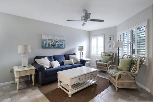 Charming 2BR Siesta Key condo with beach access — 4-Star Luxury Hotel in Siesta Key, United States